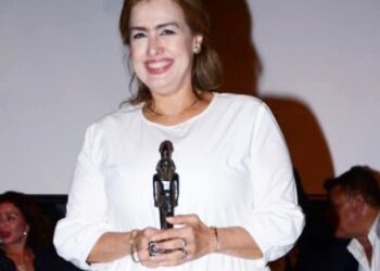 مهرجان بردية السينمائى يكرم الفنانة والمطربة سيمون فنانة من الزمن الجميل