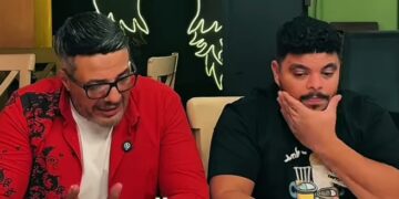 مواجهة على الهواء.. الإعلامي محمد سامي يحرج البلوجر عمر بيلا بانتقادات الجمهور ويتركه في موقف لا يُحسد عليه