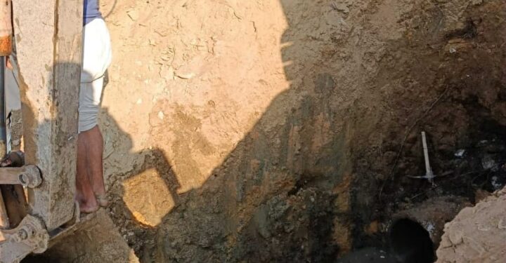 استغاثة من أهالي قرية العزيزية بطامية إلى الدكتور أحمد الأنصاري محافظ الفيوم: محطات رفع مياه مخالفة تهدد حصص الري وتباع بالملايين