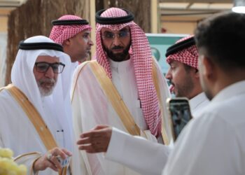 ‏مدير بيئة الطائف يستقبل رئيس جامعة الطائف في مهرجان العنب والرمان 2025