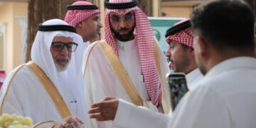 ‏مدير بيئة الطائف يستقبل رئيس جامعة الطائف في مهرجان العنب والرمان 2025