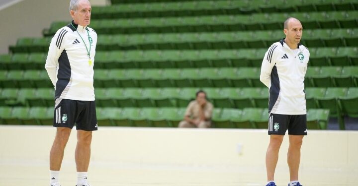 أخضر الصالات يُواصل تحضيراته اليومية لمواجهة الصين تايبيه في افتتاح تصفيات آسيا