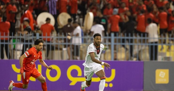 دوري يلو.. العلا يحسم القمة.. والفيصلي والطائي يسجلان الفوز الأول