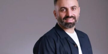 فؤاد منذر: هل تخاف أو تخجل من زيارة الأخصّائيّ النفسيّ؟ اليكم الحلّ مع “Doors”!