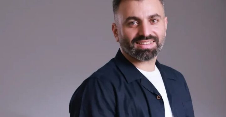 فؤاد منذر: هل تخاف أو تخجل من زيارة الأخصّائيّ النفسيّ؟ اليكم الحلّ مع “Doors”!