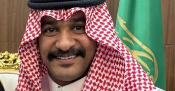 عيسى محمد الغويري.. الضحك كأداة للتواصل