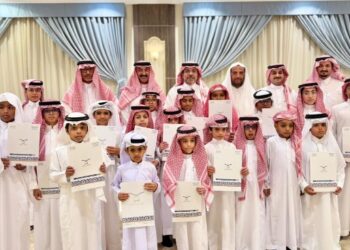 في مجلس الأمير “عبدالعزيز بن محمد”… “قبس” تُكرّم الأئمة والمعلمين والحافظين المتميزين: مسيرة نور تتواصل في خدمة القرآن والسنة والخطابة (صور)