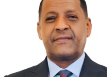 اللواء علي أبازيد.. نجم يضيء سماء أسوان بالأمل والعطاء