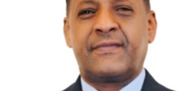 اللواء علي أبازيد.. نجم يضيء سماء أسوان بالأمل والعطاء