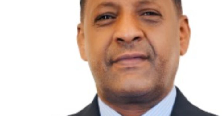اللواء علي أبازيد.. نجم يضيء سماء أسوان بالأمل والعطاء