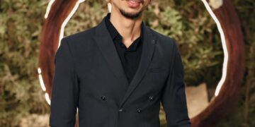 محمد رفاعي… موهبة مصرية تتألق بكولكشن سواريه فخم في مهرجان آخر موضة الموسم 41