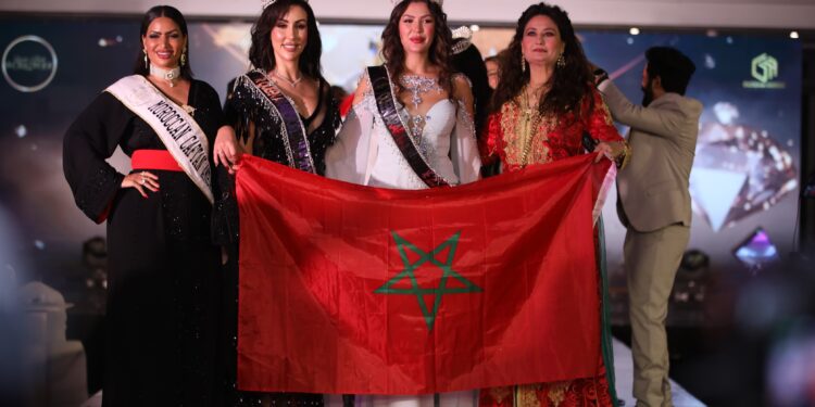 سكينه بوزيدي ملكة جمال العرب للقارات بأمريكا تختطف لقب الوصيفه الأولي في ختام المسابقة بمصر