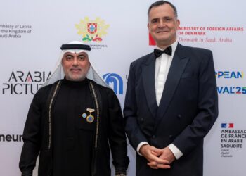 سفير الاتحاد الأوروبي كريستوف فارنو يدعو الدبلوماسي عاطف سندي لافتتاح مهرجان الأفلام الأوروبية في نسخته الرابعة 2025 بالرياض