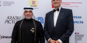 سفير الاتحاد الأوروبي كريستوف فارنو يدعو الدبلوماسي عاطف سندي لافتتاح مهرجان الأفلام الأوروبية في نسخته الرابعة 2025 بالرياض