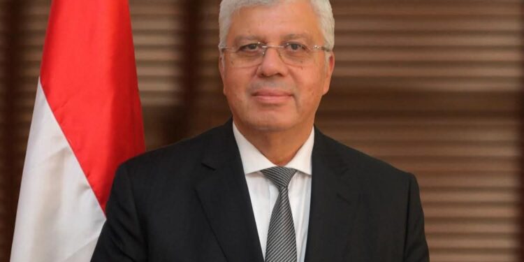 طلاب وخريجو التعليم المفتوح يجددون مطالبتهم بتنفيذ الاحكام النهائية قبل جلسة الحسم في الادارية العليا