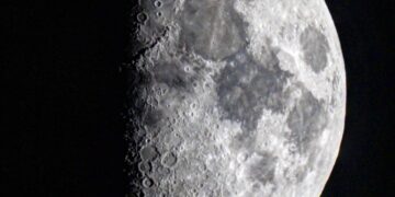 فلكية جدة…  *اليوم: القمر في طور التربيع الأول