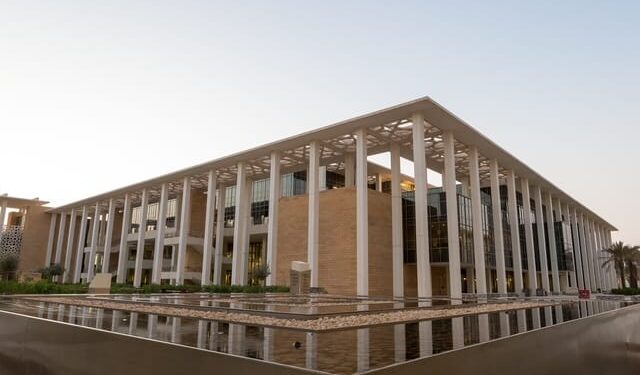 جامعة الأميرة نورة تُحقق جائزة “أفضل التجارب والممارسات في الجودة” عن مبادرة “التصنيف المؤسسي للكليات”