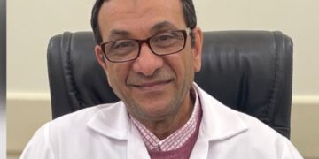 د.عزت عبدالعظيم استشاري الطب النفسي بمستشفيات الحمادي