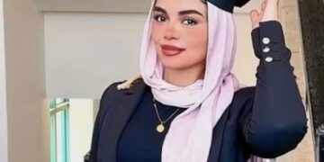🎓 تهنئة خاصة للطالبة منوة أحمد عبد العزيز