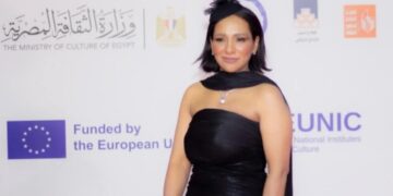 المطربة سوزان مختار تبدع وتتالق وتطرح أغنية جديدة فى الأسواق أغنية مافيش فايدة