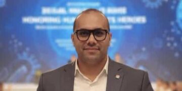 المجلس العربى الأفريقى الدولى للعلاقات الدبلوماسية يمنح لقب سفير الإنسانية إلى المستشار : محمود محمد أحمد الشهير بمحمود سعد