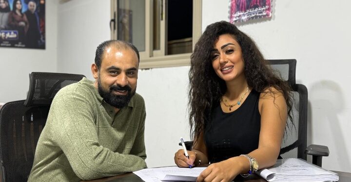 بالصور. «ندى بهجت» توقع عقد مسلسل السرايا الصفرا