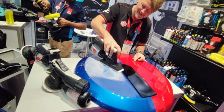 معرض أوتوميكانيكا دبي 2025 يسجل المزيد من الأرقام القياسية الناجحة