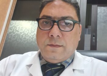 د. عادل الشناوي استشاري الأمراض الصدرية بمستشفيات الحمادي