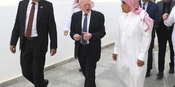 نائب وزير الصناعة السعودى يزور مصنع “وادى النيل إشتيو” لتصنيع فلاتر الغسيل الكلوى بالقاهرة