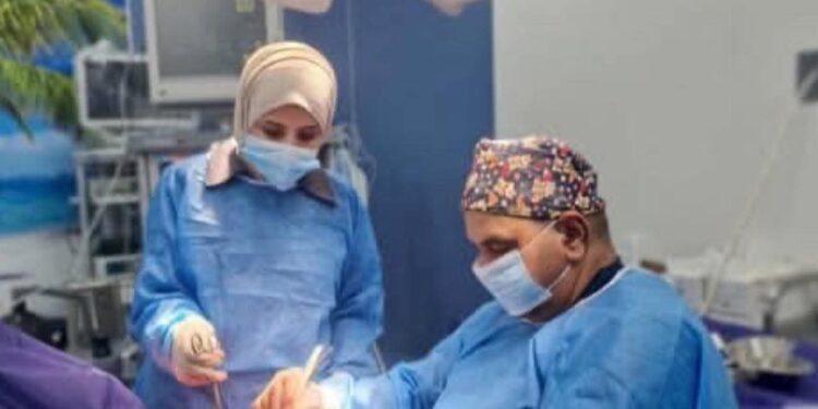 مستشفى الشفاء العام في البصرة يجري عملية جراحية خاصة لمريضة تبلغ 50 عاماً