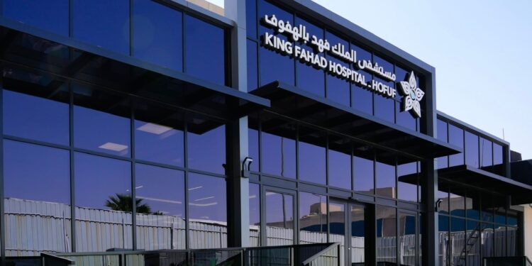 نجاح خطة تأهيلية أعادت لمريضة روماتويد قدرتها على المشي في الأحساء