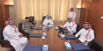 محافظ القطيف يلتقي مدير فرع «تراحم الشرقية».. ويطّلع على تقرير مفصّل حول خدمات النزلاء وأسرهم والمفرج عنهم