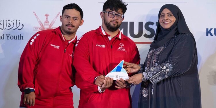 في أول بطولة رسمية إنجلترا تفوز ببطولة العالم للإبحار الشراعي ذوي الإعاقة 2025 في سلطنة عُمان