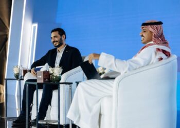 في إحدى ندوات معرض جدة للكتاب مارك جمال: الترجمة وسيلتنا للعبور إلى الآخر