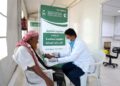 بدعم من مركز الملك سلمان للإغاثة مركز الطوارئ لمكافحة الأمراض الوبائية في حجة يقدم خدماته لـ (1.619) مستفيدًا خلال أسبوع