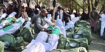 مركز الملك سلمان للإغاثة يوزّع 385 حقيبة إيوائية في ولاية كنر بأفغانستان