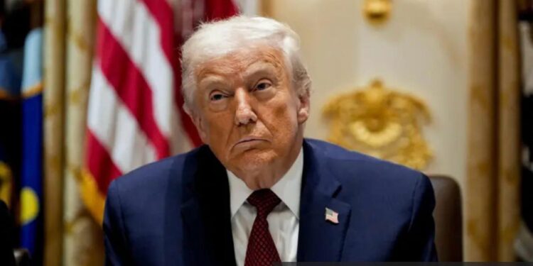 بي بي سي تؤكد أنها ستدافع عن نفسها في قضية “التشهير” بترامب