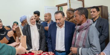 محافظ أسيوط يشهد انطلاق مبادرة مصر في عيونا لمكافحة العمى وضعف الإبصار بقرية كوم بوها بمنفلوط