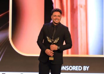 عمرو سلامة يتوج بجائزة أفضل مطرب شعبي 2025 في مهرجان «وشوشة للأفضل»