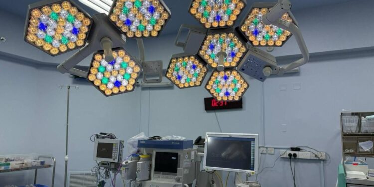 تدخل عاجل ينقذ حياة خمسيني من جلطة قلبية حادة بمستشفى الكامل العام