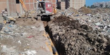 رئيس مدينة دسوق يشيد بالمشاركة  المجتمعية فى تنفيذ خط صرف بطول 150م