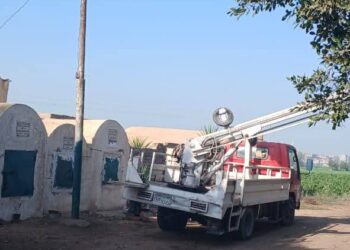 استمرار رفع كفاءة الانارة العامة بالطرق الرئيسية مداخل المدينة   رئيس المدينة ،صيانة واصلاح كشافات الانارة العامة بقلين