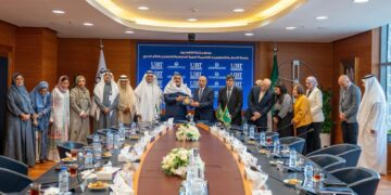 جامعة الأعمال والأكاديمية العربية توقّعان مذكرة تفاهم لتنفيذ مشاريع في الذكاء الاصطناعي