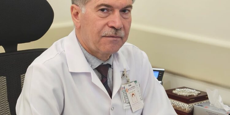 *د.محمد طه شمسي باشا أخصائي الأمراض الباطنية بمستشفيات الحمادي:*   *برودة اليدين والقدمين.. إنذار من الجسم لاتتجاهله*