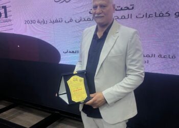 من ورش البداية إلى أضواء الموضة العربية