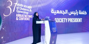 خبراء عالميون يركزون على إنقاذ حياة الأمهات وتقليل المضاعفات بـ 8 جلسات وورش عمل