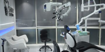 وداعًا لفوبيا الأسنان: كيف حوّلت مراكز «شايني وايت» رحلة العلاج من تجربة مرهقة إلى غفوة هادئة؟