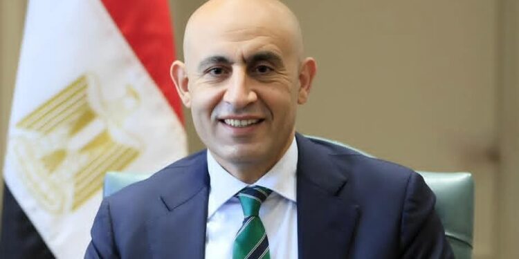 وزير التربية والتعليم يصدر كتابًا دوريًا بشأن تكليف معلمي الدفعة الثانية من المبادرة الرئاسية “١٠٠٠ مدير مدرسة”