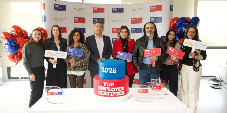 الأهرام للمشروبات تحصد جائزة “أفضل صاحب عمل Top Employer Award في مصر للعام الرابع على التوالي وتدخل التصنيف الإقليمي لأفضل جهات العمل في إفريقيا بحصولها على الختم الأزرق ‘Blue Seal