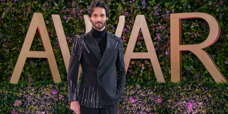 فارس ياغي ضمن أفضل خمس إطلالات في حفل Joy Awards ونجاح “القدر” لايزال يُلاحقه!